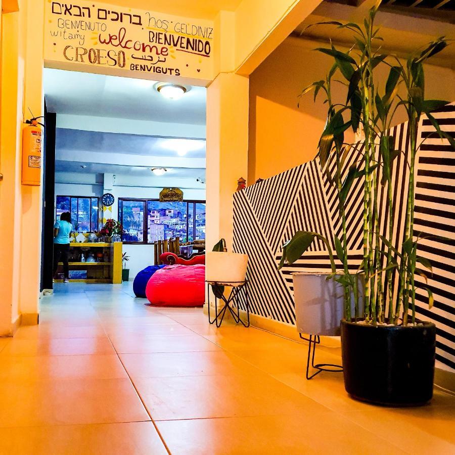 Hostal La Mercedes Street กาลี ภายนอก รูปภาพ