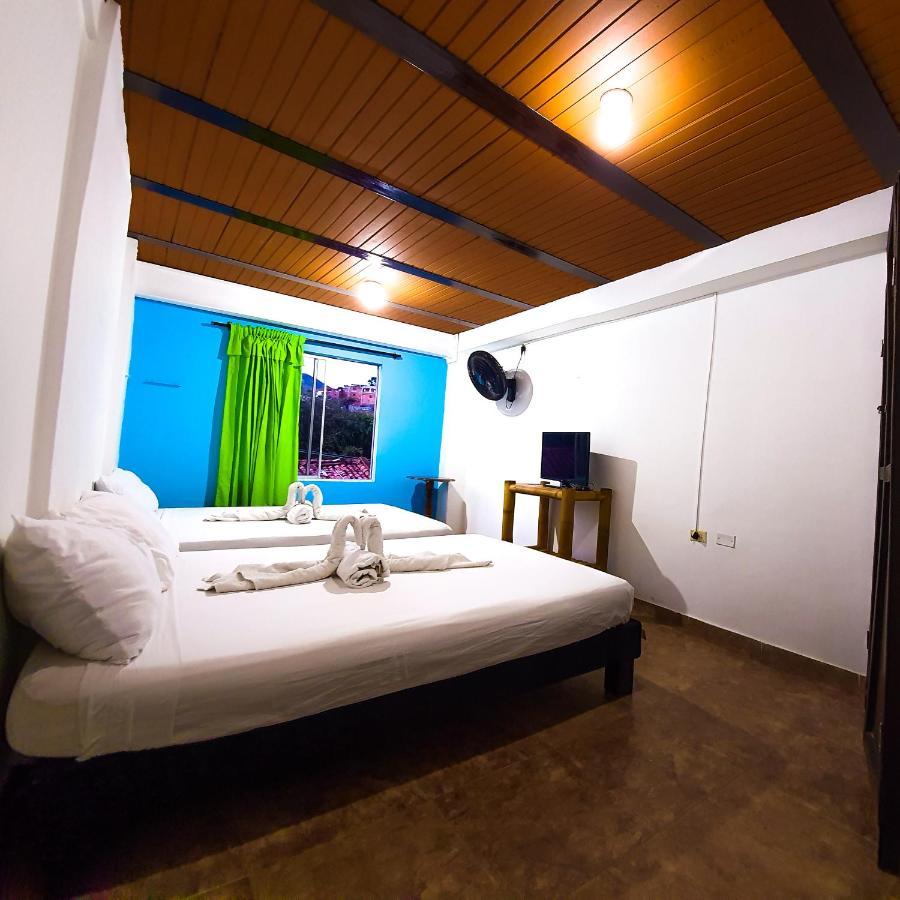 Hostal La Mercedes Street กาลี ภายนอก รูปภาพ